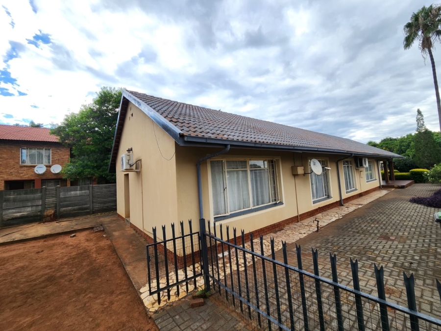 3 Bedroom Property for Sale in Rustenburg Central North West